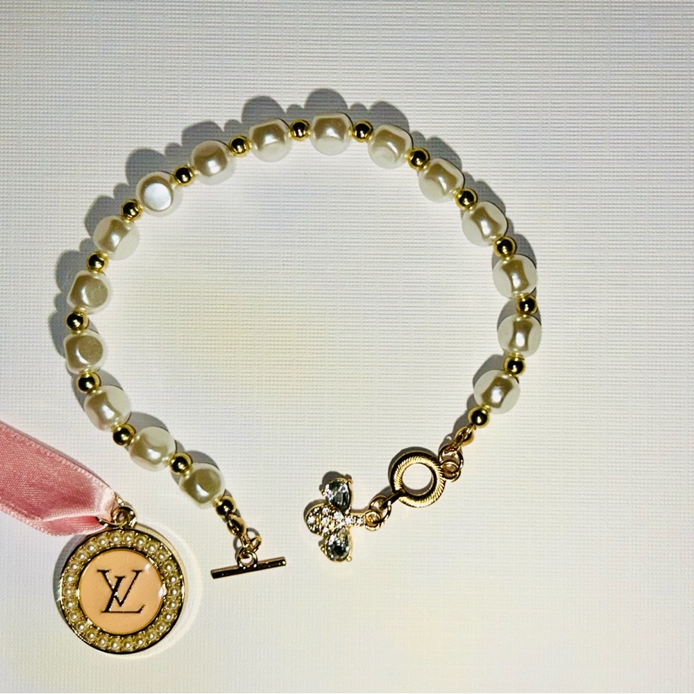 Set: 1. Louis Vuitton Gold & Pearl Pendant, 2. 8” Freshwater Pearl Like Bracelet - Picture 6 of 9